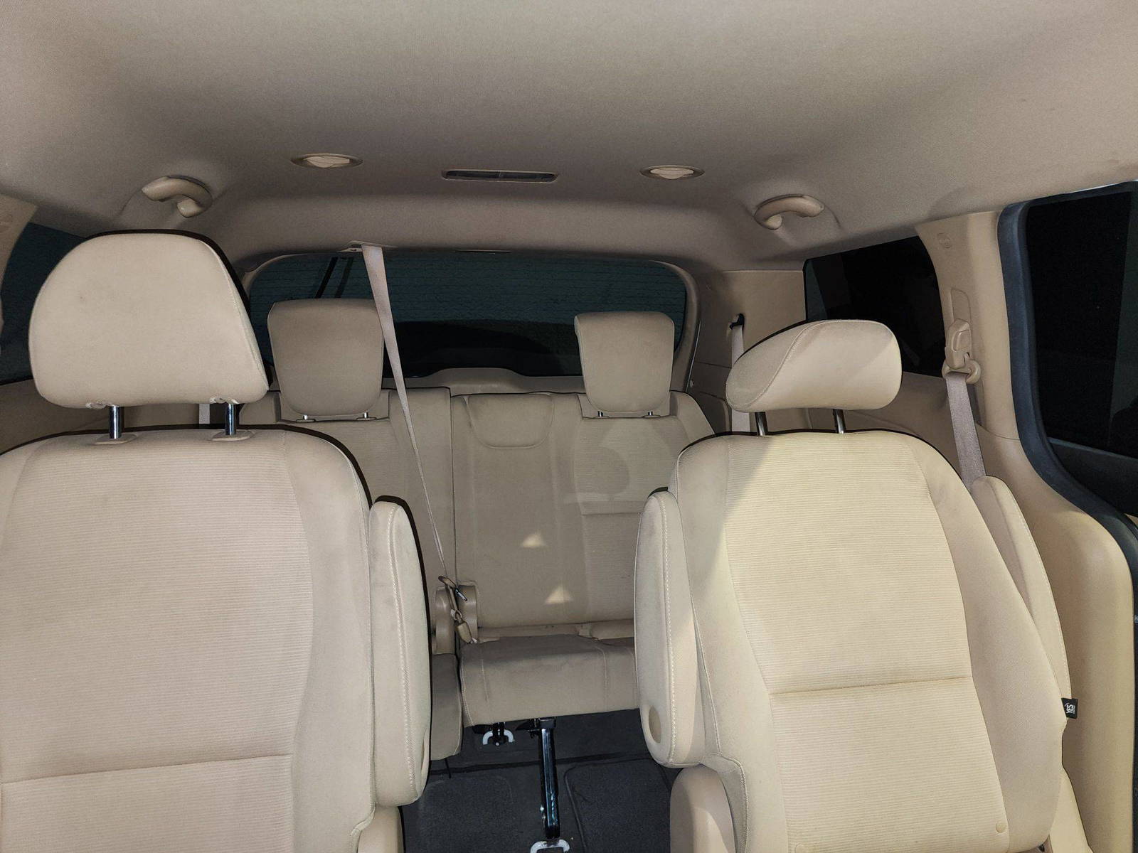 2015 KIA SEDONA — 144702 Miles — Lot 6039160 — Main - Marhaba Auctions Used Cars - Image 8