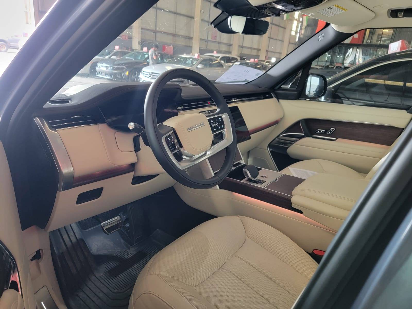 2025 LAND ROVER RANGE ROVER — 2168 Miles — Lot SA300454 — Main - Marhaba Auctions Used Cars - Image 7