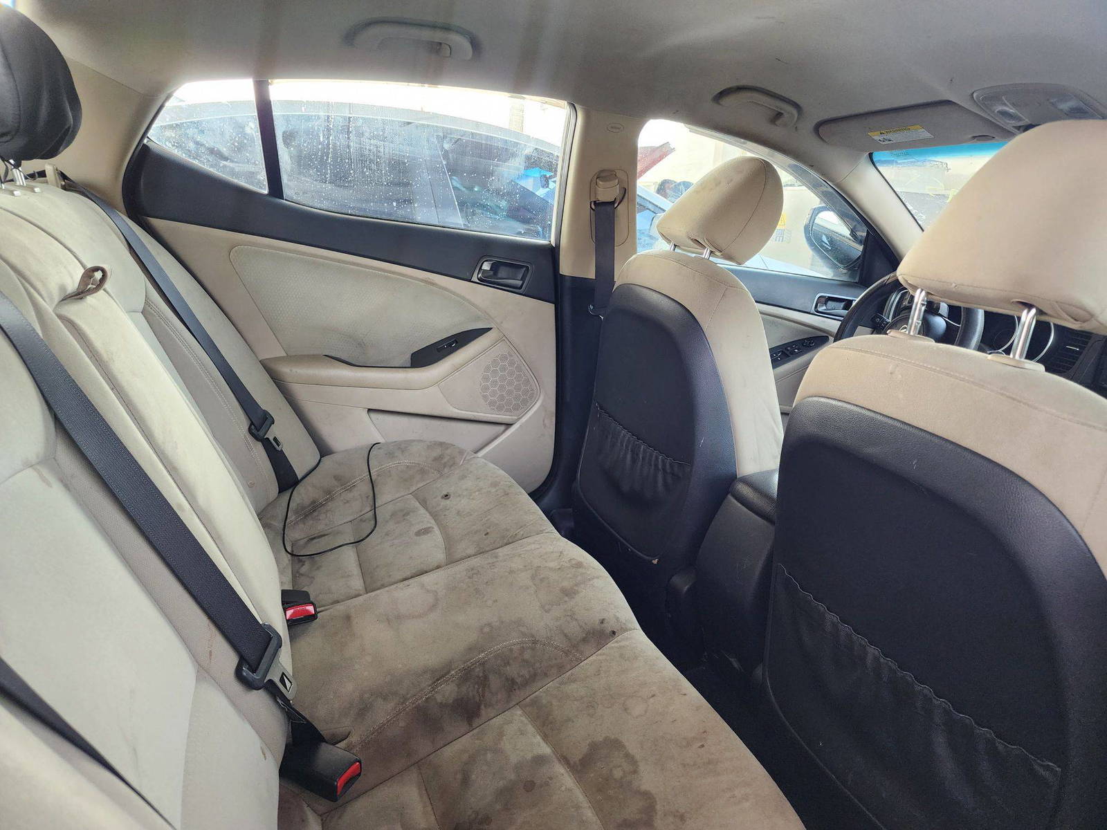 2015 KIA OPTIMA — 249117 Miles — Lot 39147751 — Souq - Marhaba Auctions Used Cars - Image 4