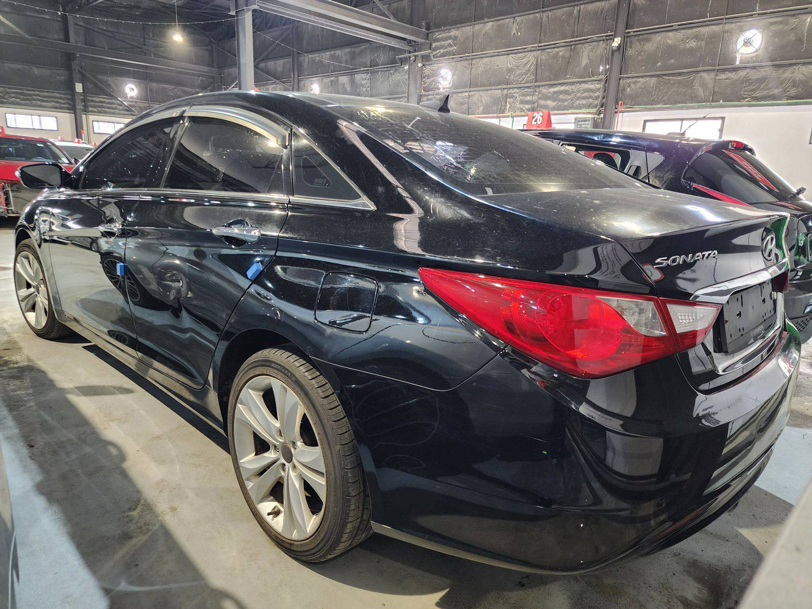 2010 HYUNDAI SONATA — 171309 KM — Lot 77082 — Souq - Marhaba Auctions Used Cars - Image 5