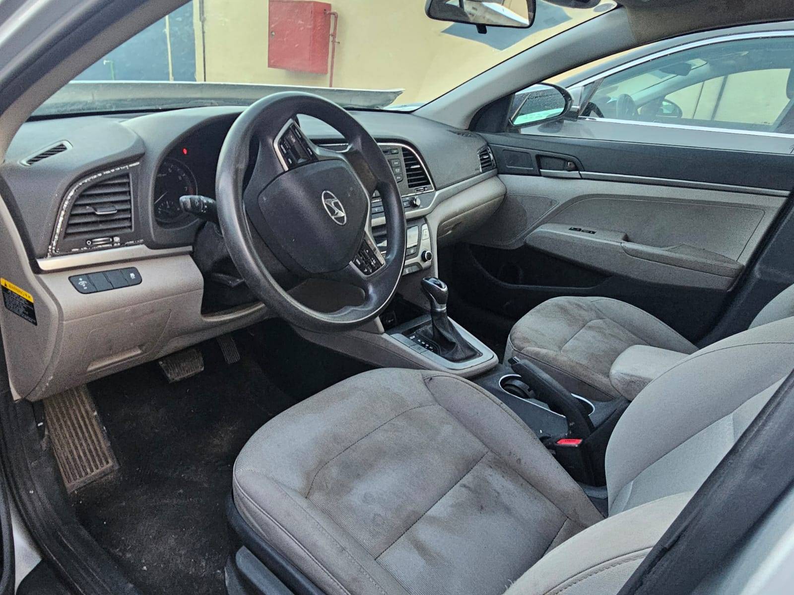 2017 HYUNDAI ELANTRA — 150313 Miles — Lot 43760445 — Souq - Marhaba Auctions Used Cars - Image 8