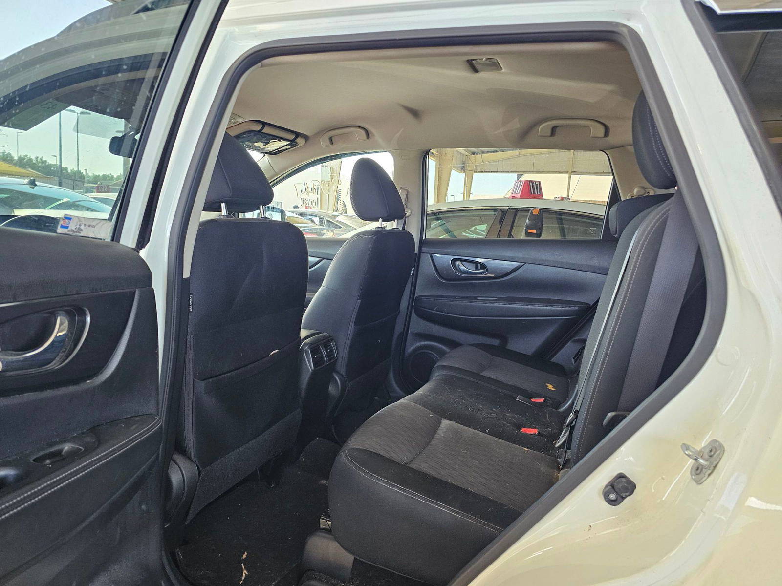 2017 NISSAN ROGUE — 111387 Miles — Lot HW026572 — Souq - Marhaba Auctions Used Cars - Image 5