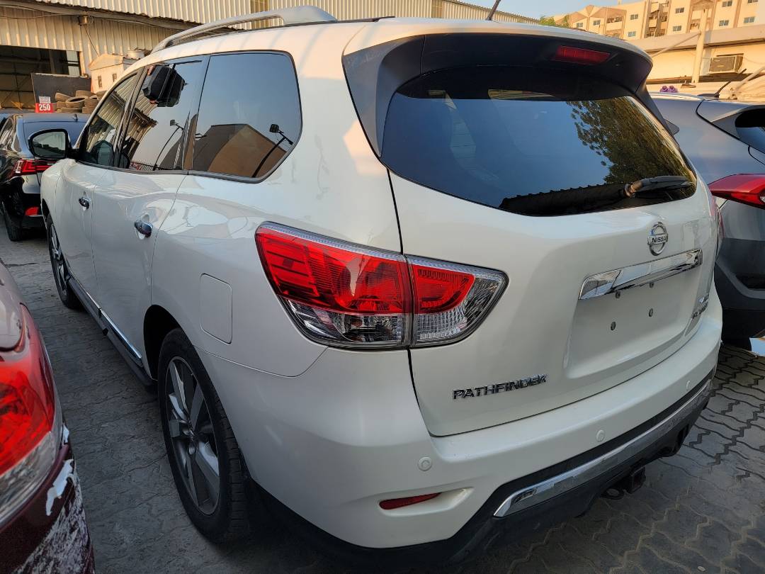 2014 NISSAN PATHFINDER — 120218 KM — Lot 644783 — Main - Marhaba Auctions Used Cars - Image 3