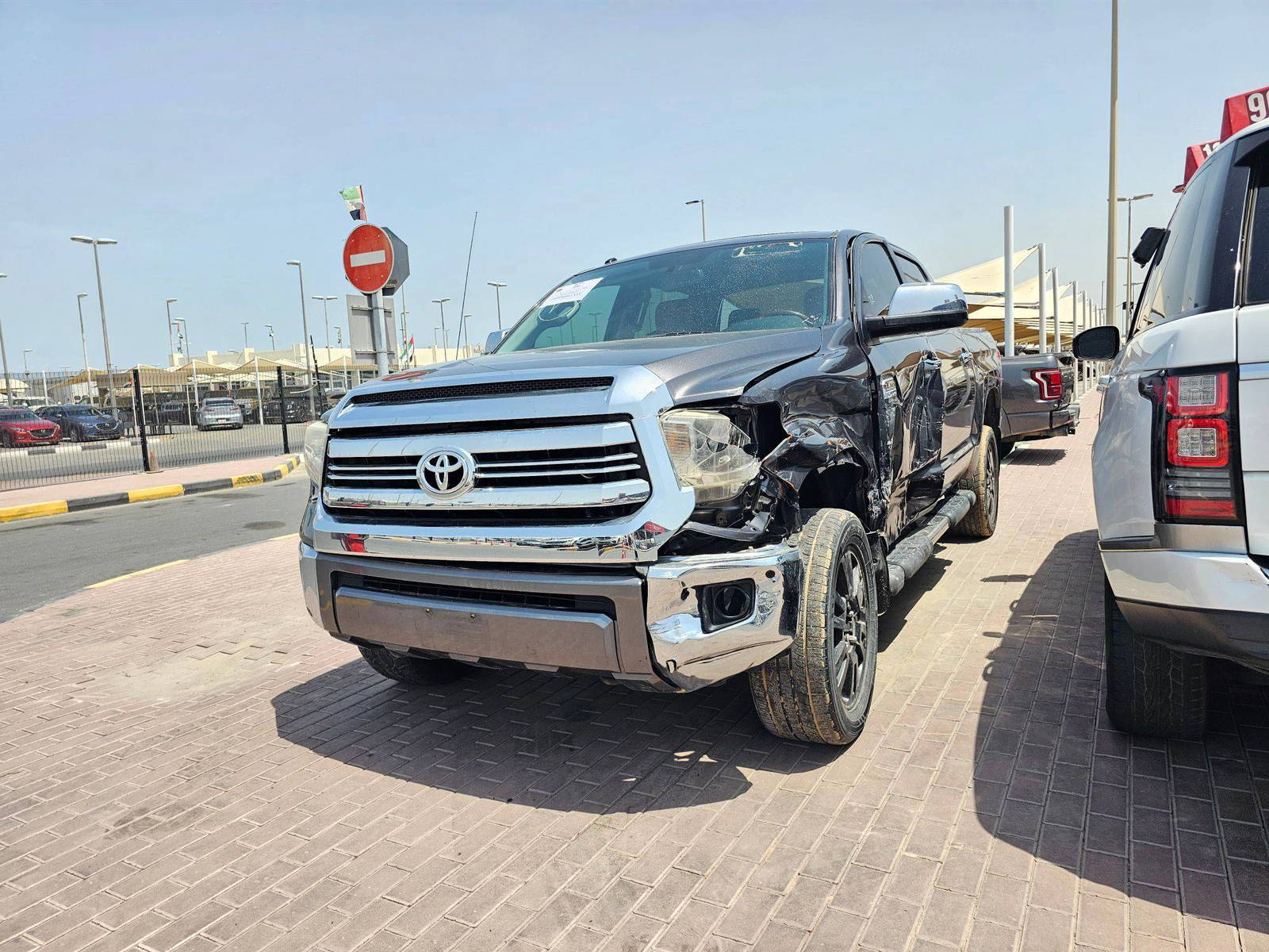 2017 TOYOTA TUNDRA — 121472 Miles — Lot 615353 — Souq - Marhaba Auctions Used Cars - Image 4