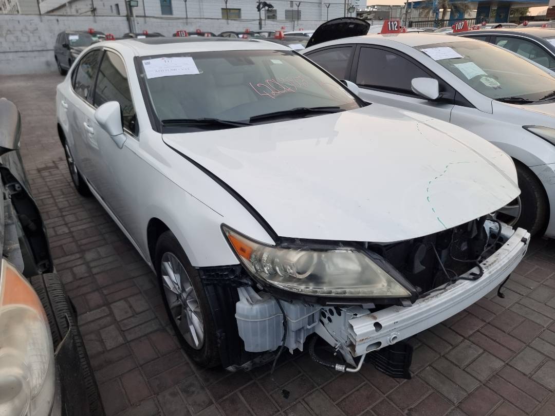 2013 LEXUS ES 300 — 195538 Miles — Lot 215487 — Ind. 12 - Marhaba Auctions Used Cars - Image 5