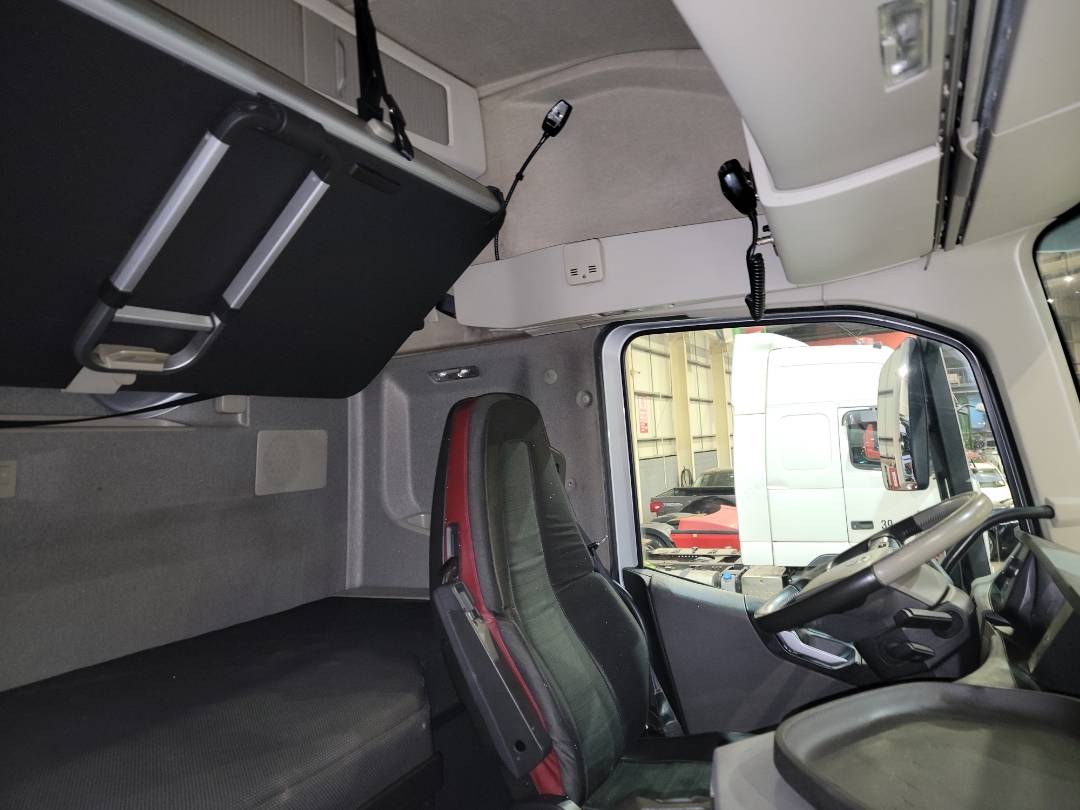 2015 VOLVO FH-Series — 978677 KM — Lot B726096 — Main - Marhaba Auctions Used Cars - Image 11