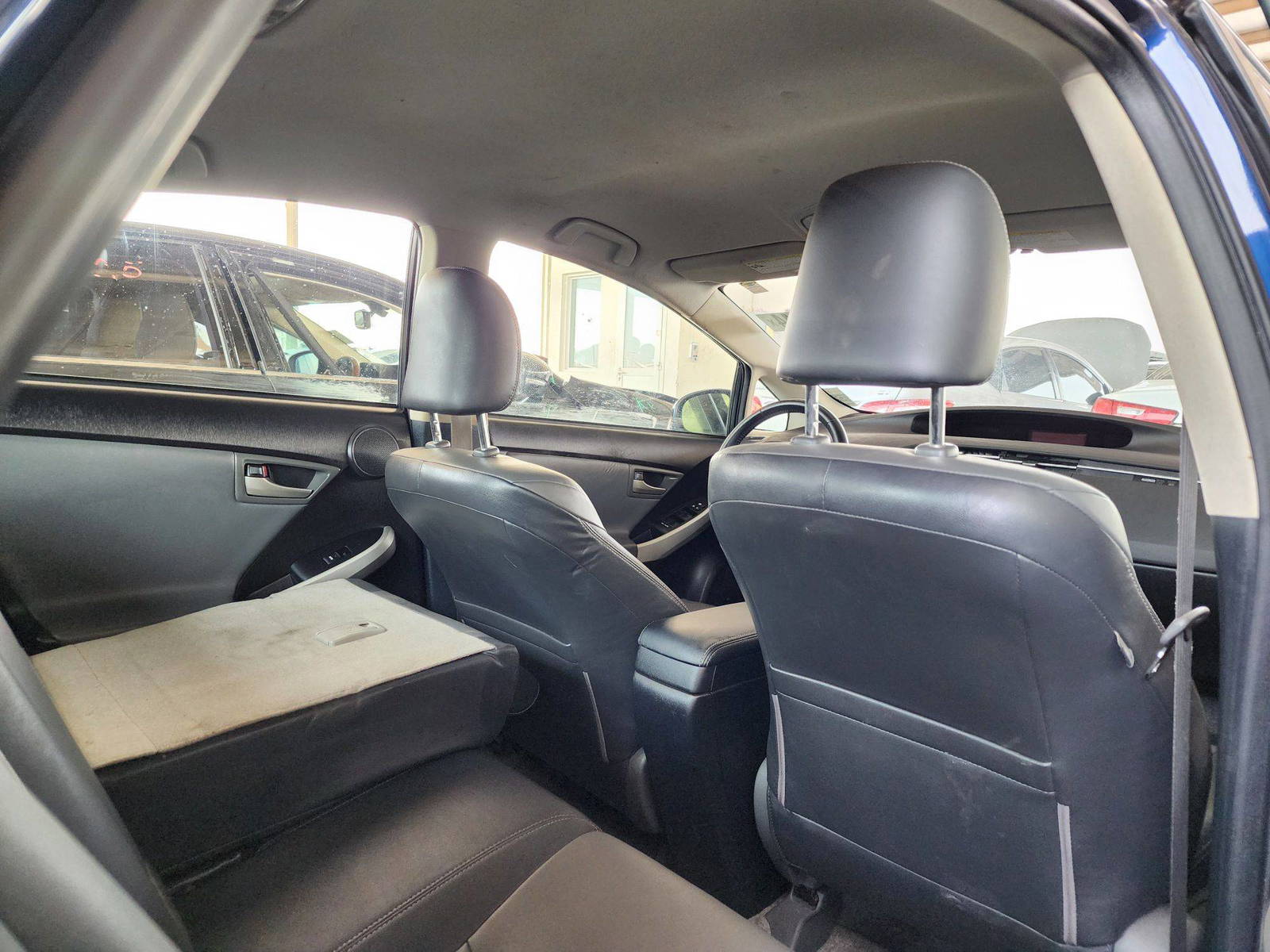 2012 TOYOTA PRIUS — 217456 Miles — Lot 42499144 — Souq - Marhaba Auctions Used Cars - Image 4