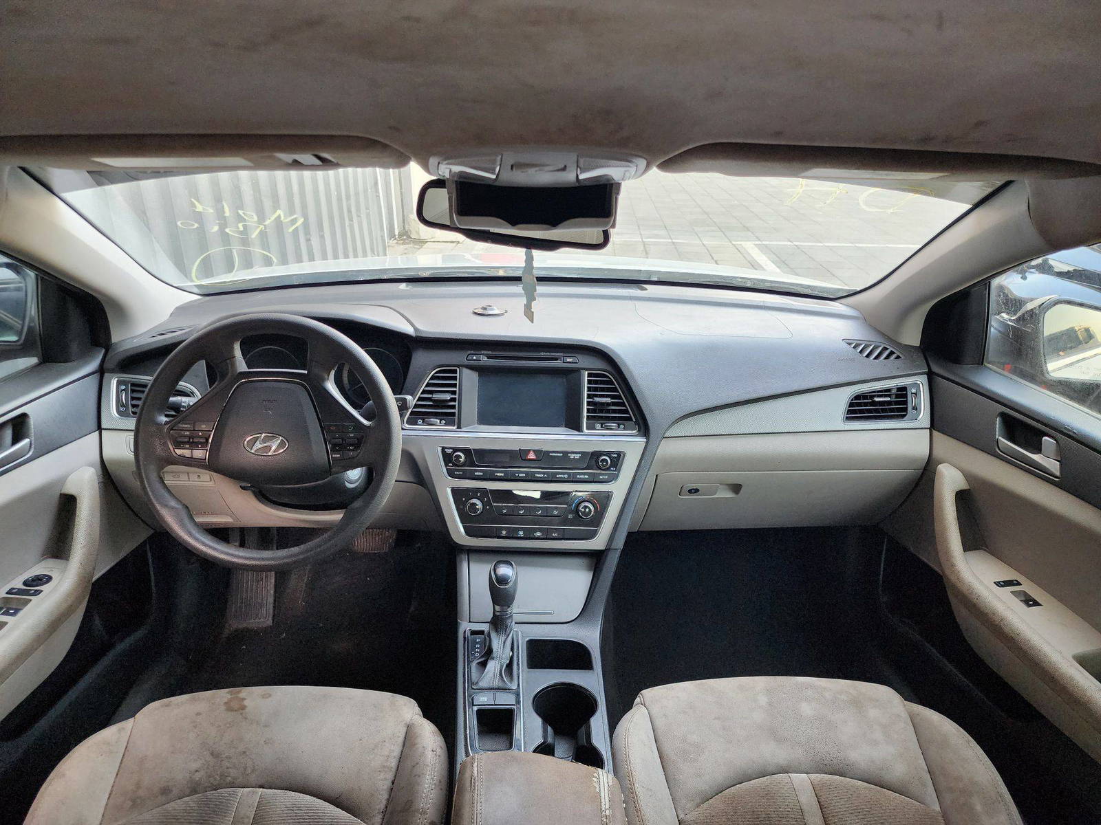 2016 HYUNDAI SONATA — 160315 Miles — Lot GH357739 — Al Quoz - Marhaba Auctions Used Cars - Image 8