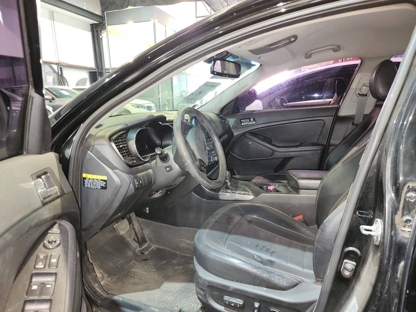 2012 KIA K5 — 169754 KM — Lot 009454 — Al Quoz - Marhaba Auctions Used Cars - Image 9