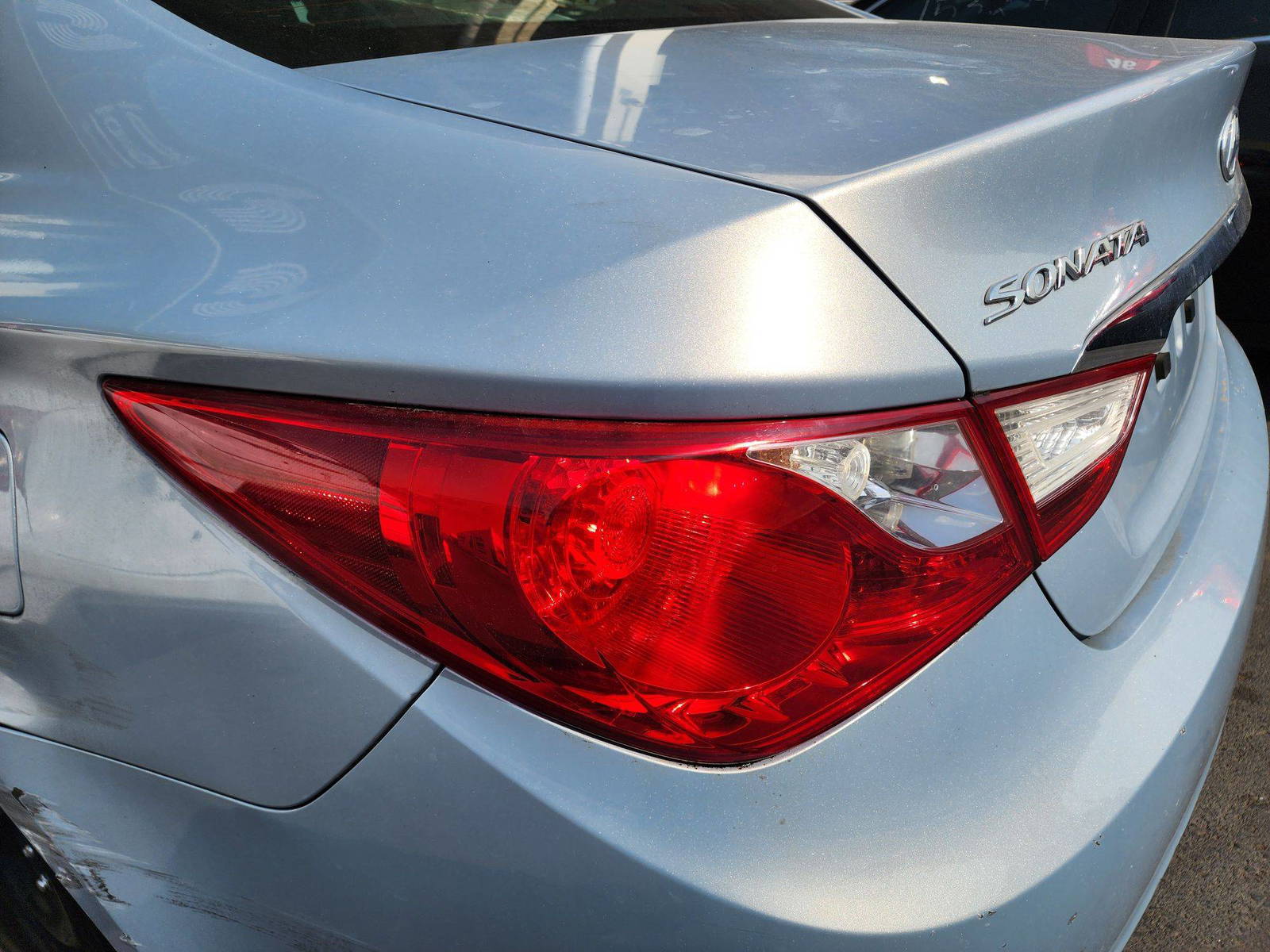 2011 HYUNDAI SONATA — 116913 Miles — Lot 42086884 — Souq - Marhaba Auctions Used Cars - Image 10
