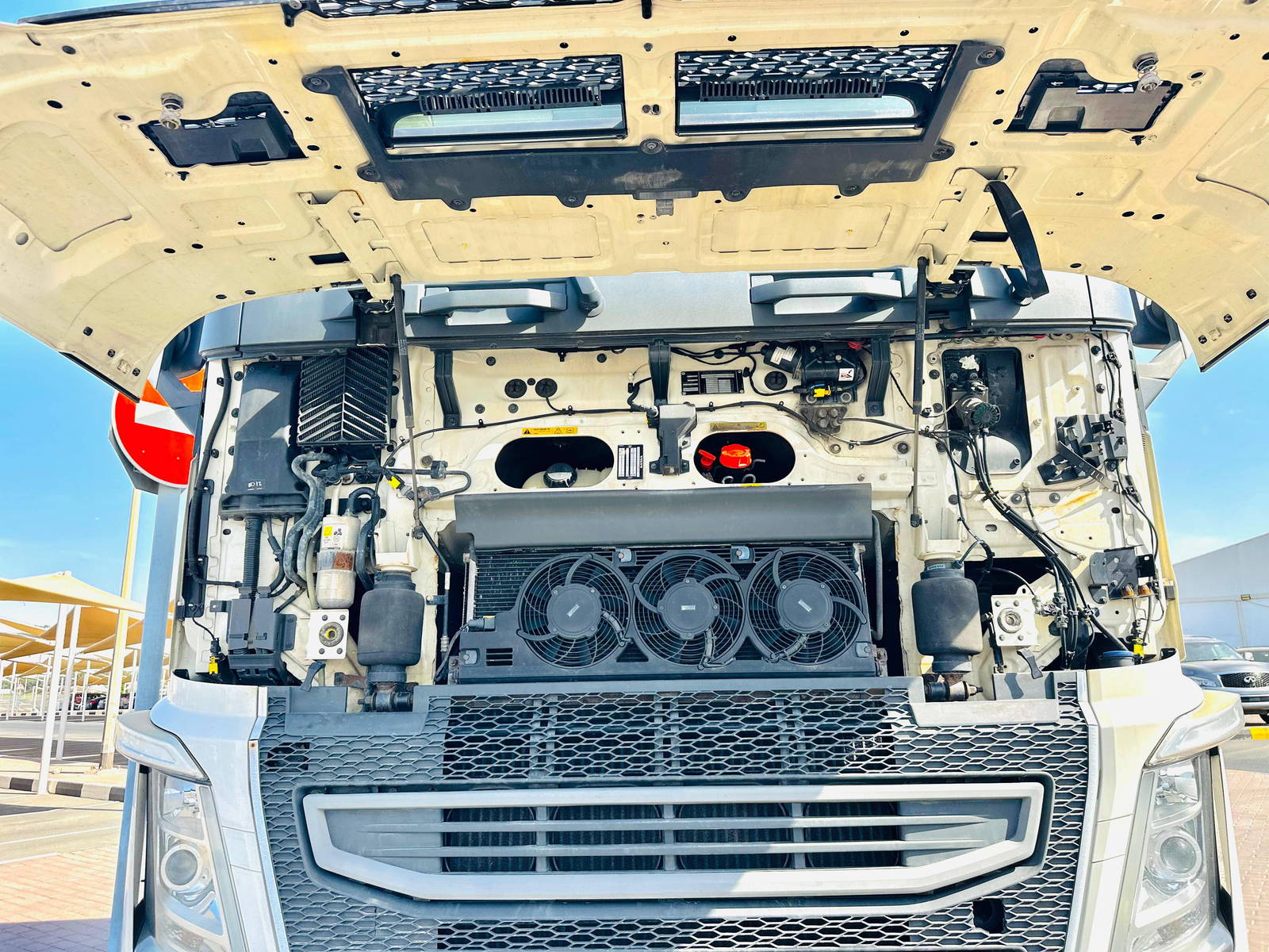 VOLVO FH-Series 2016 - Marhaba Auction Used Cars - Image 17