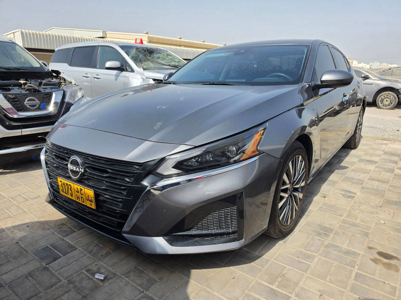 Nissan Altima 2023 view 2