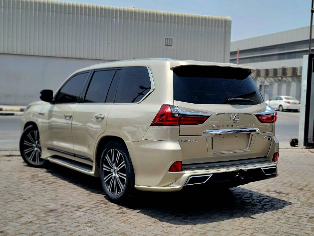2019 LEXUS LX 570 — 33877 KM — Lot 93366 — Main - Marhaba Auctions Used Cars - Image 6