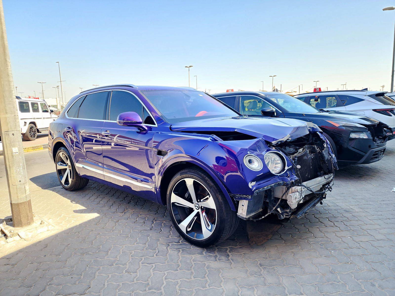 2018 BENTLEY BENTAYGA — 86017 KM — Lot JC021576 — Souq - Marhaba Auctions Used Cars - Image 4