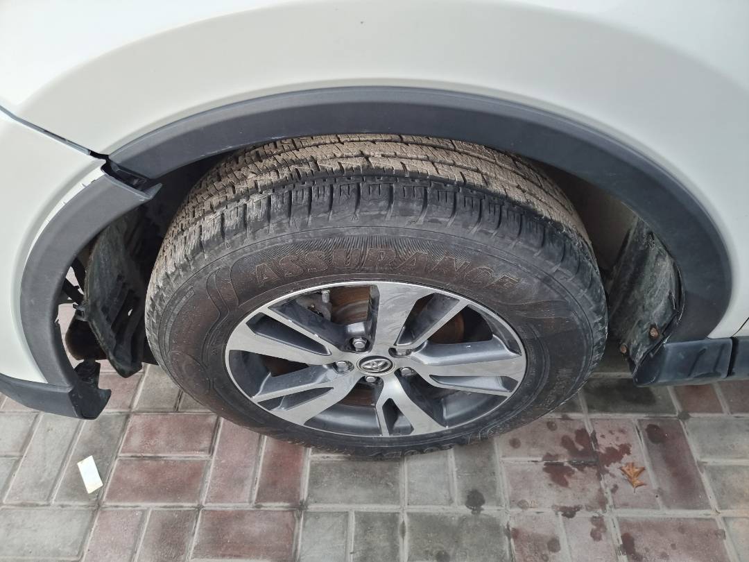 2018 TOYOTA RAV4 — 69565 Miles — Lot 215487 — Main - Marhaba Auctions Used Cars - Image 12