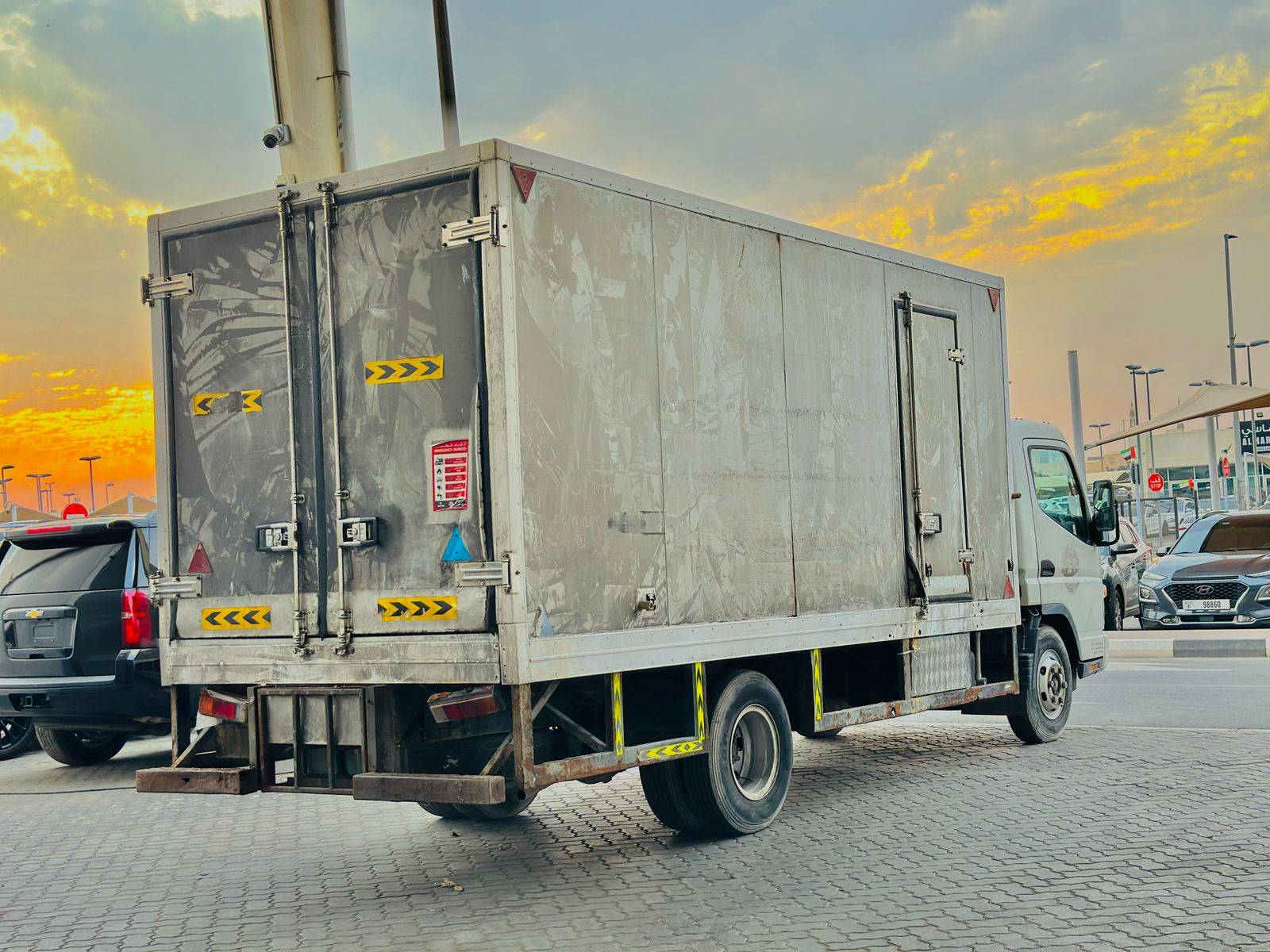 2016 MITSUBISHI CANTER FUSO — 116864 KM — Lot GK013752 — Souq - Marhaba Auctions Used Cars - Image 7