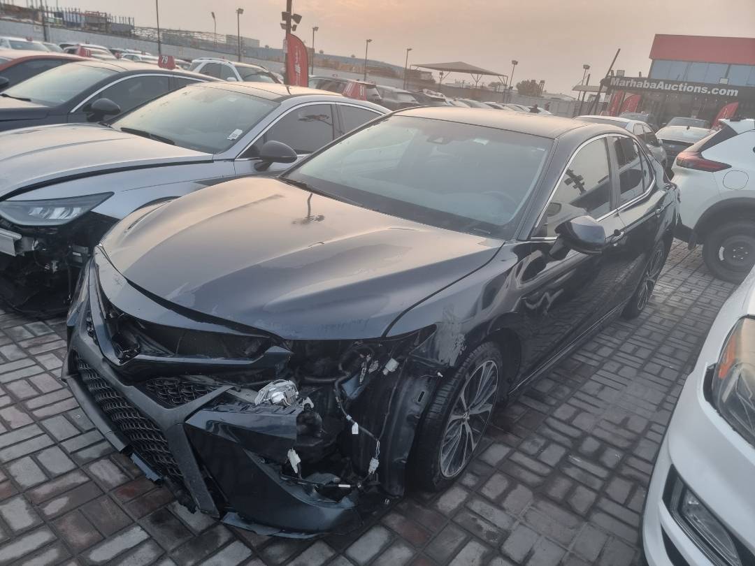 Toyota Camry 2018 view 2