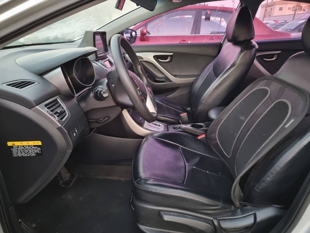 2012 HYUNDAI AVANTE — 234125 KM — Lot 124578 — Ind. 12 - Marhaba Auctions Used Cars - Image 8