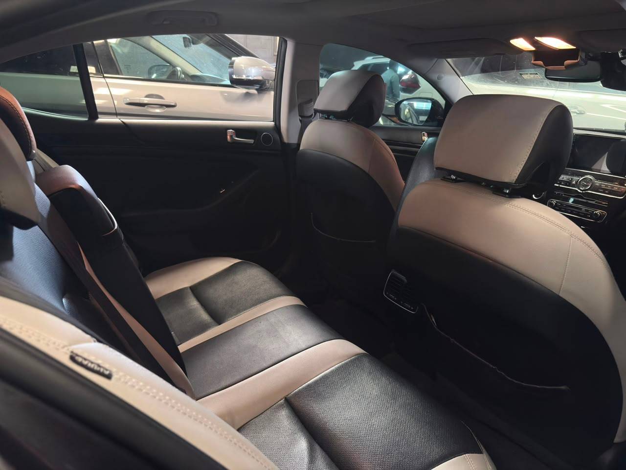 2014 KIA CADENZA — 477742 KM — Lot 7XE5154980 — Main - Marhaba Auctions Used Cars - Image 7