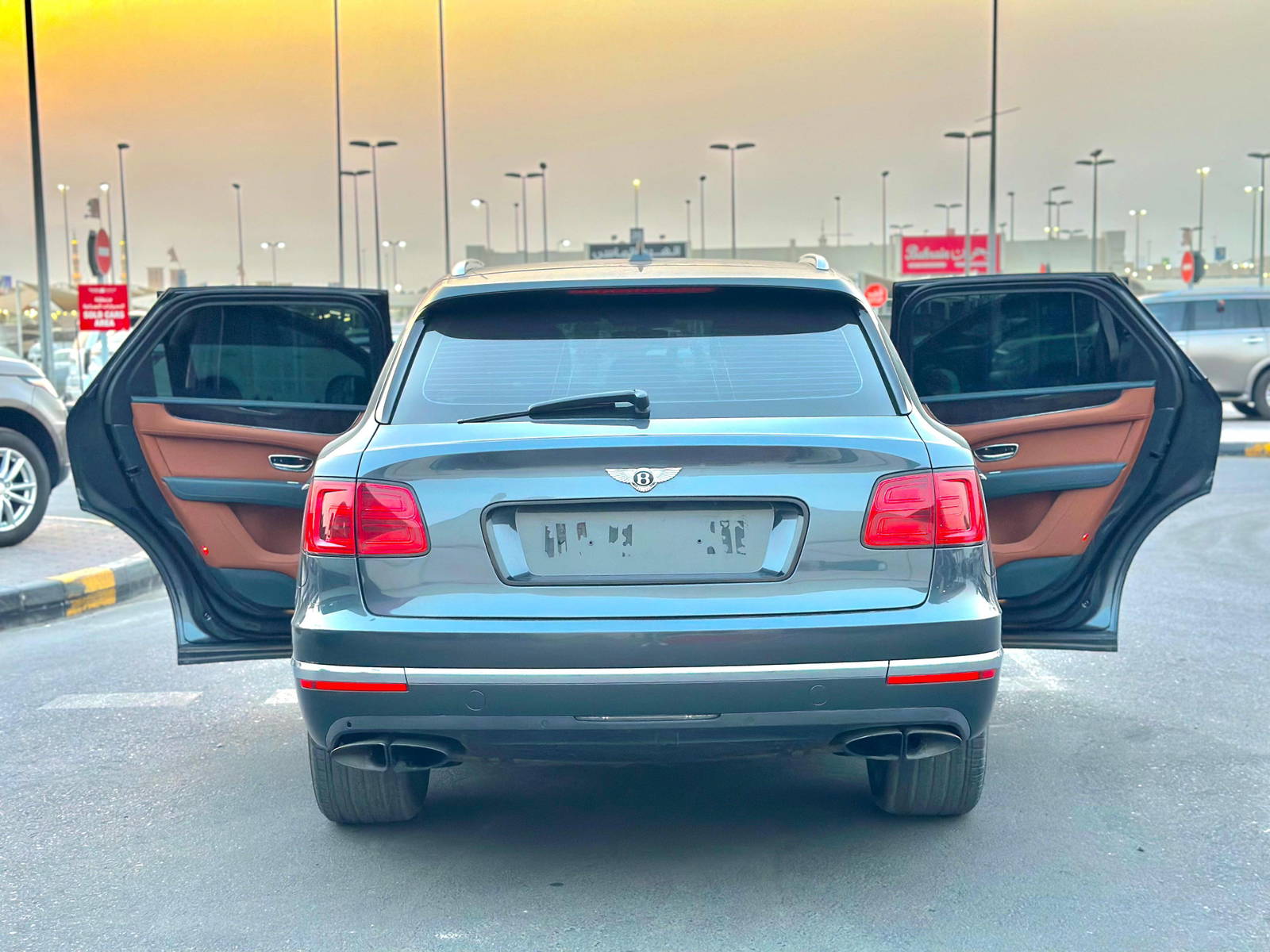 2019 BENTLEY BENTAYGA — 54773 KM — Lot 25195 — Al Quoz - Marhaba Auctions Used Cars - Image 3