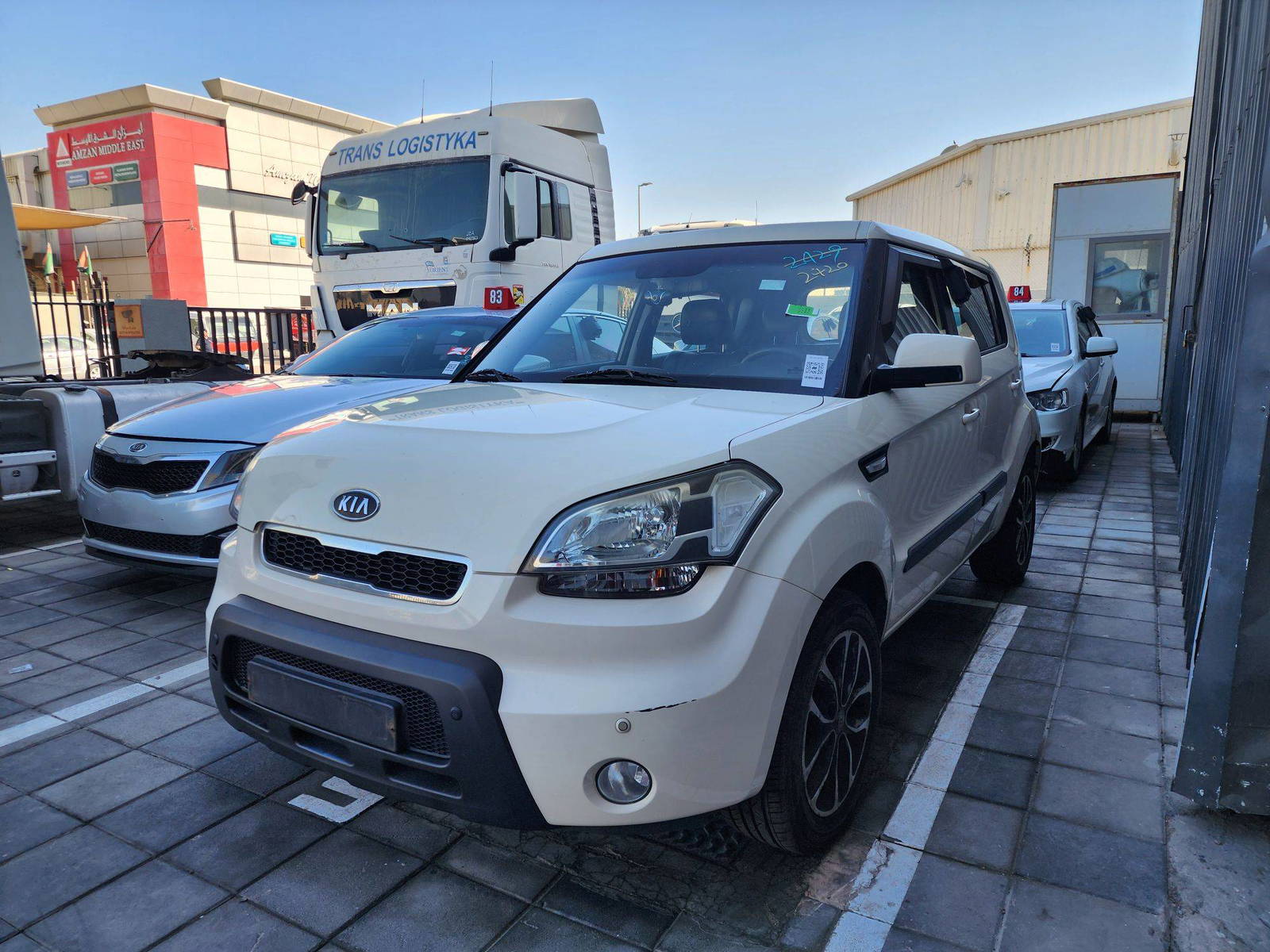2011 KIA SOUL — 246120 KM — Lot 255511 — Souq - Marhaba Auctions Used Cars - Image 4