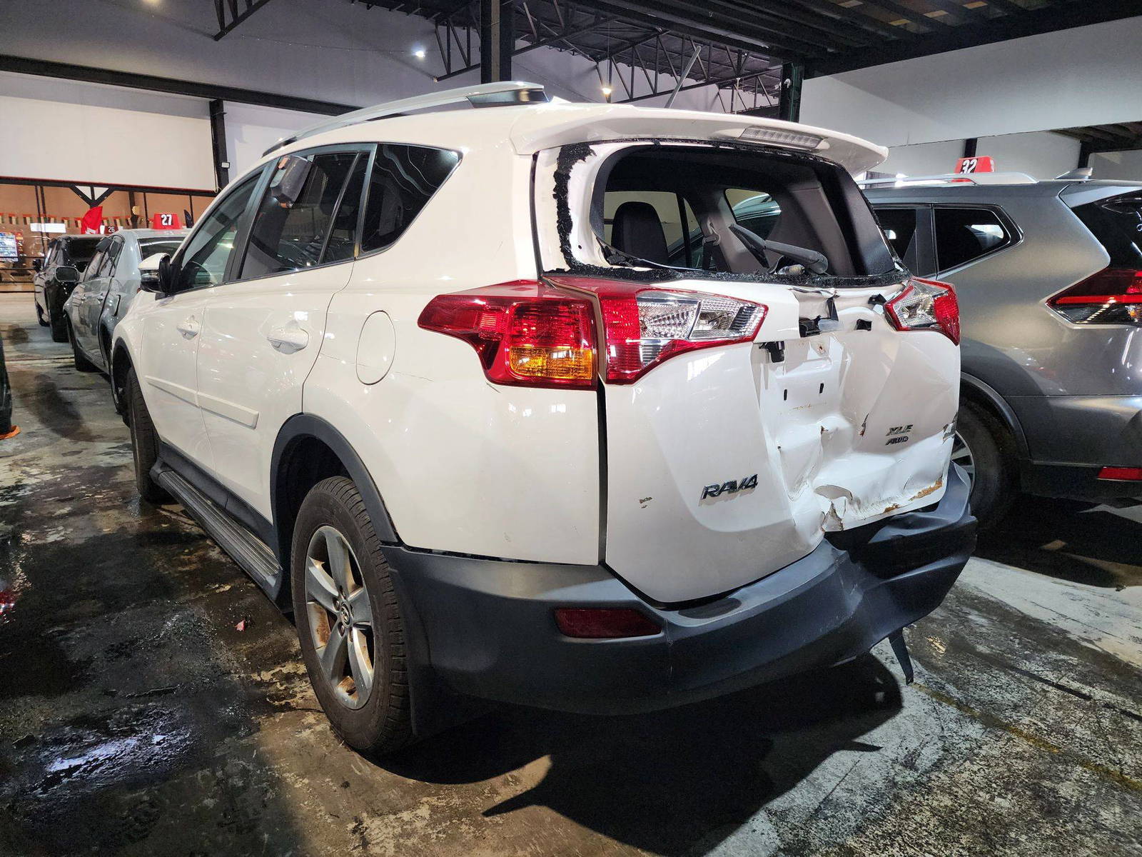 2015 TOYOTA RAV4 — 193361 KM — Lot 71302904 — Souq - Marhaba Auctions Used Cars - Image 6