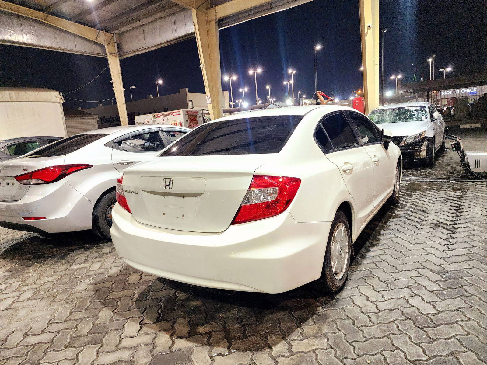 2012 HONDA CIVIC — 178861 KM — Lot 84865974 — Souq - Marhaba Auctions Used Cars - Image 3
