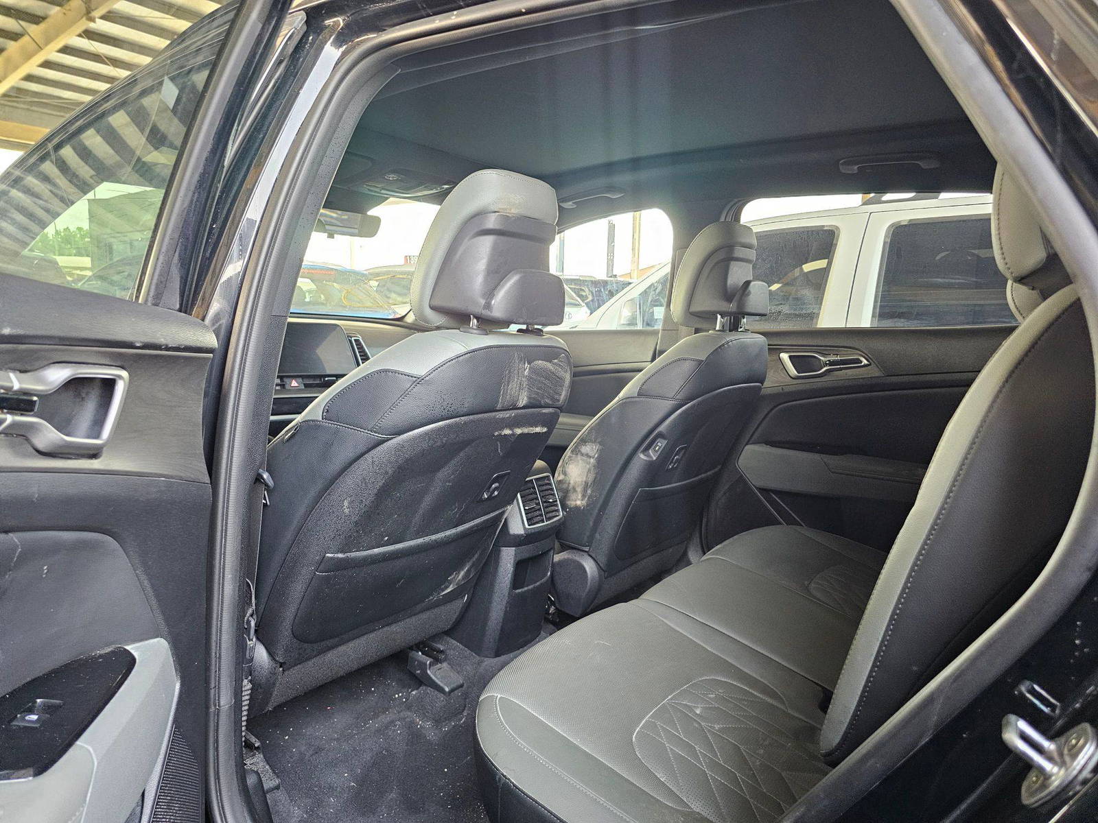 2023 KIA SPORTAGE — 39570 Miles — Lot PG006865 — Souq - Marhaba Auctions Used Cars - Image 6