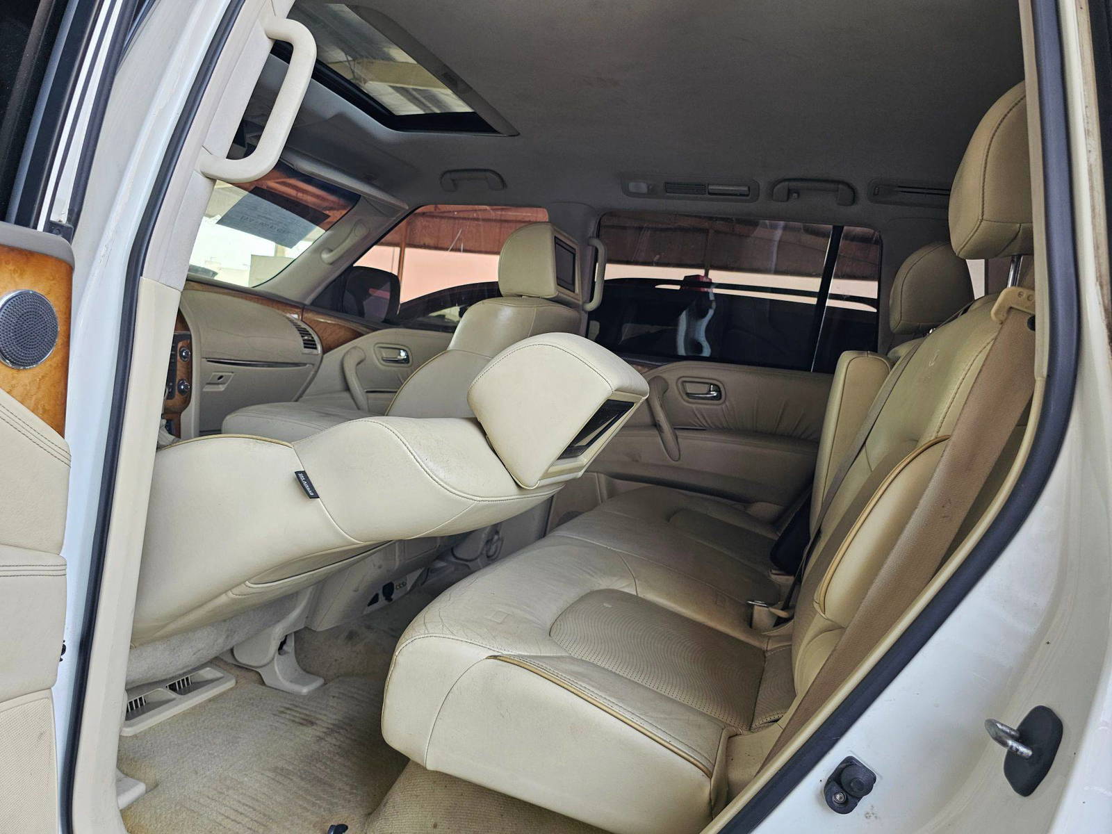INFINITI QX56 2011 - Marhaba Auction Used Cars - Image 6