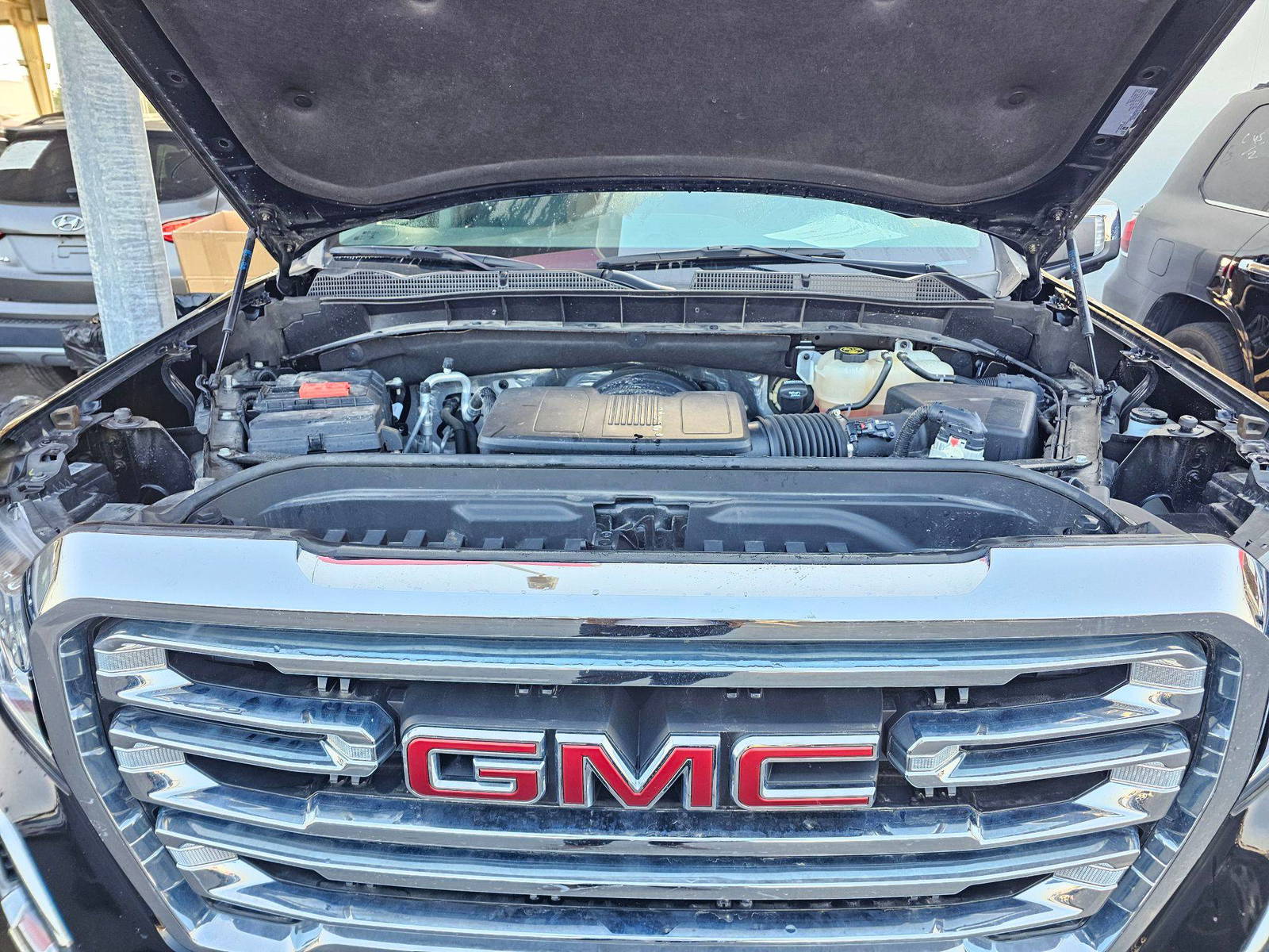 2022 GMC SIERRA — sold — 39017 Miles — Lot 4NG109307 — Souq - Marhaba Auctions Used Cars - Image 10