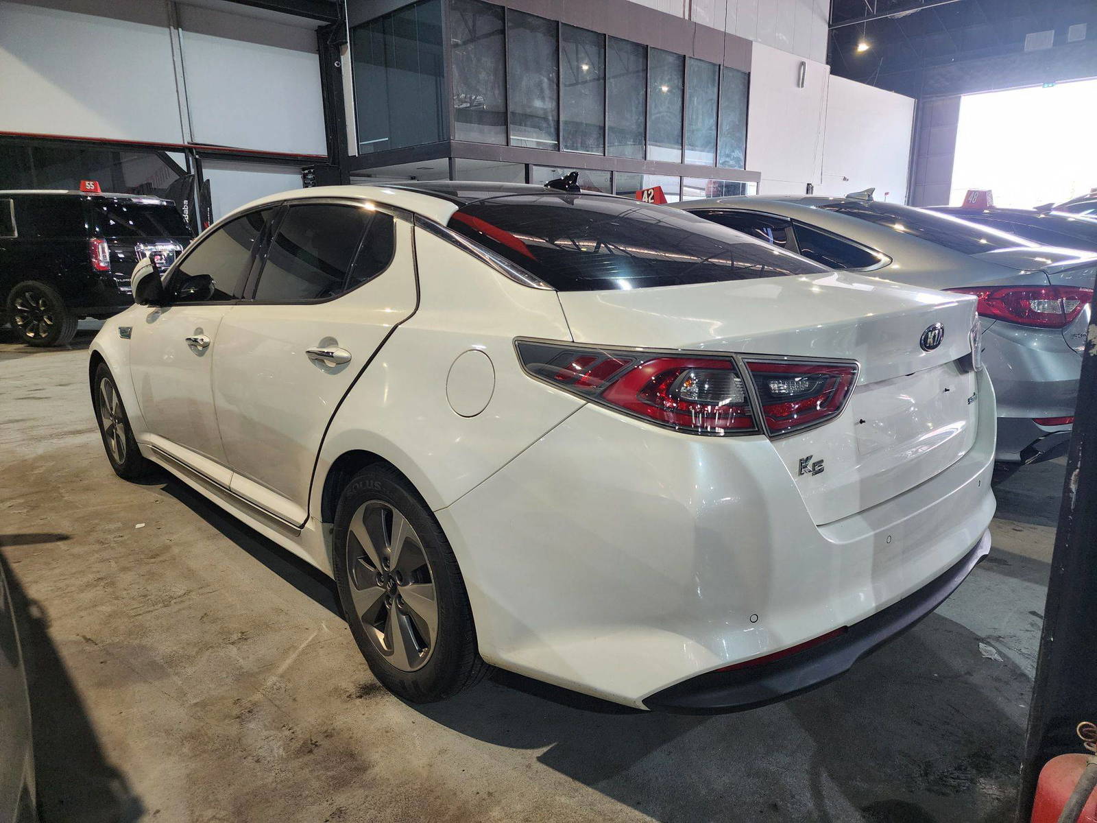 2015 KIA K5 — 190854 KM — Lot 078826 — Al Quoz - Marhaba Auctions Used Cars - Image 3