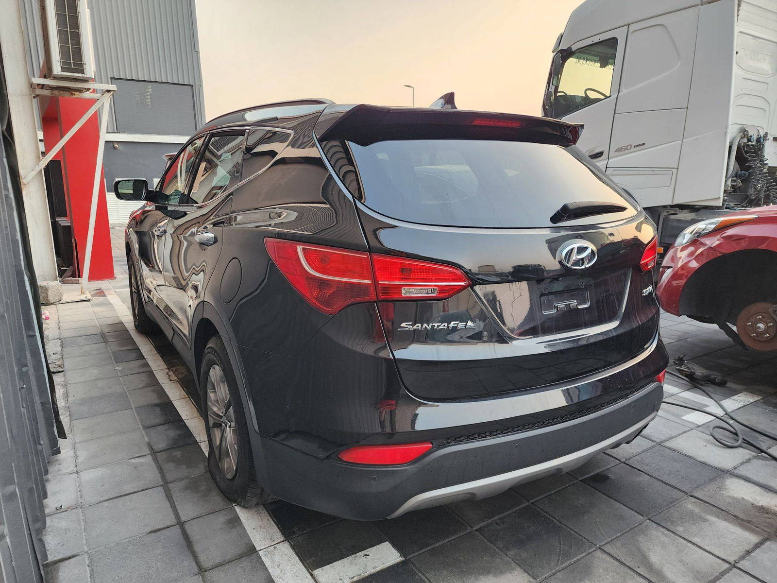 2016 HYUNDAI SANTA FE — 78966 Miles — Lot 3394364 — Al Quoz - Marhaba Auctions Used Cars - Image 3