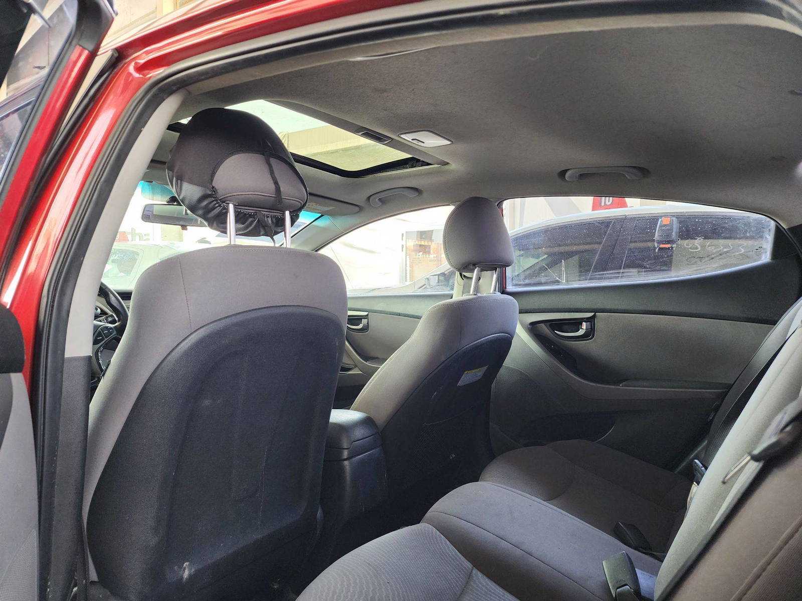 2014 HYUNDAI ELANTRA — 161501 KM — Lot 536567 — Souq - Marhaba Auctions Used Cars - Image 6
