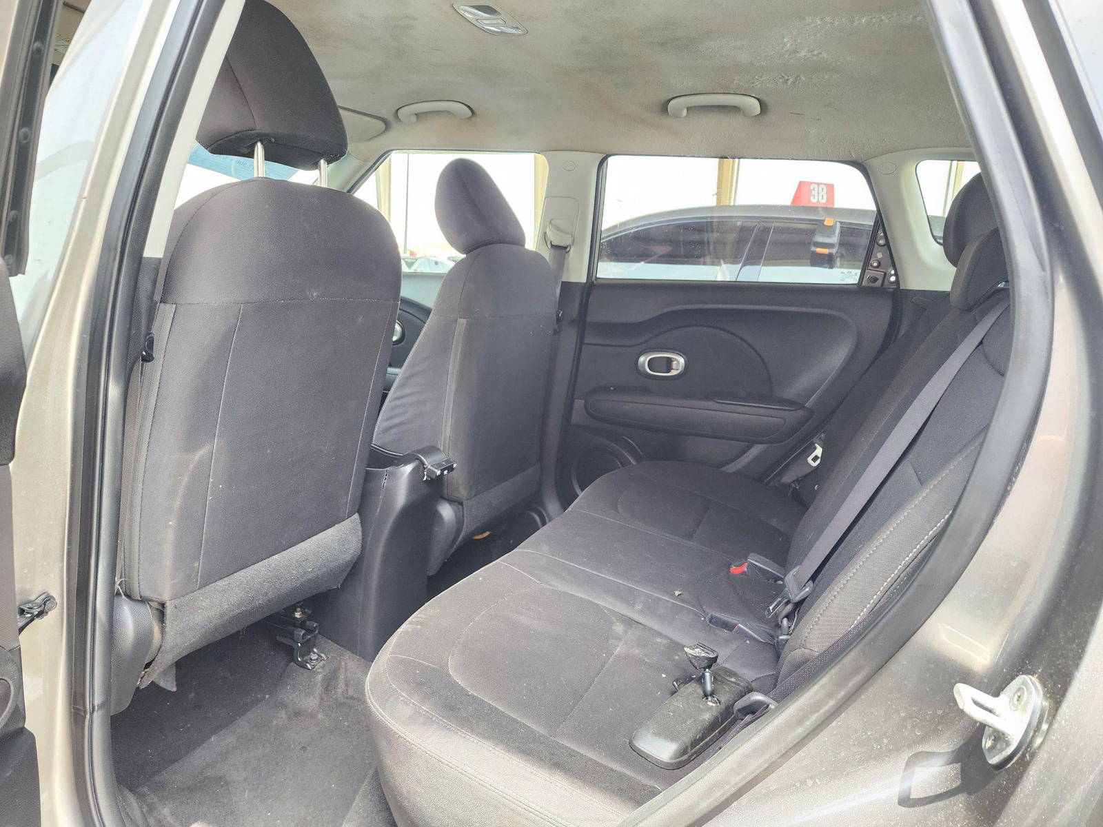 2015 KIA SOUL — 190118 Miles — Lot 25F7173546 — Souq - Marhaba Auctions Used Cars - Image 6