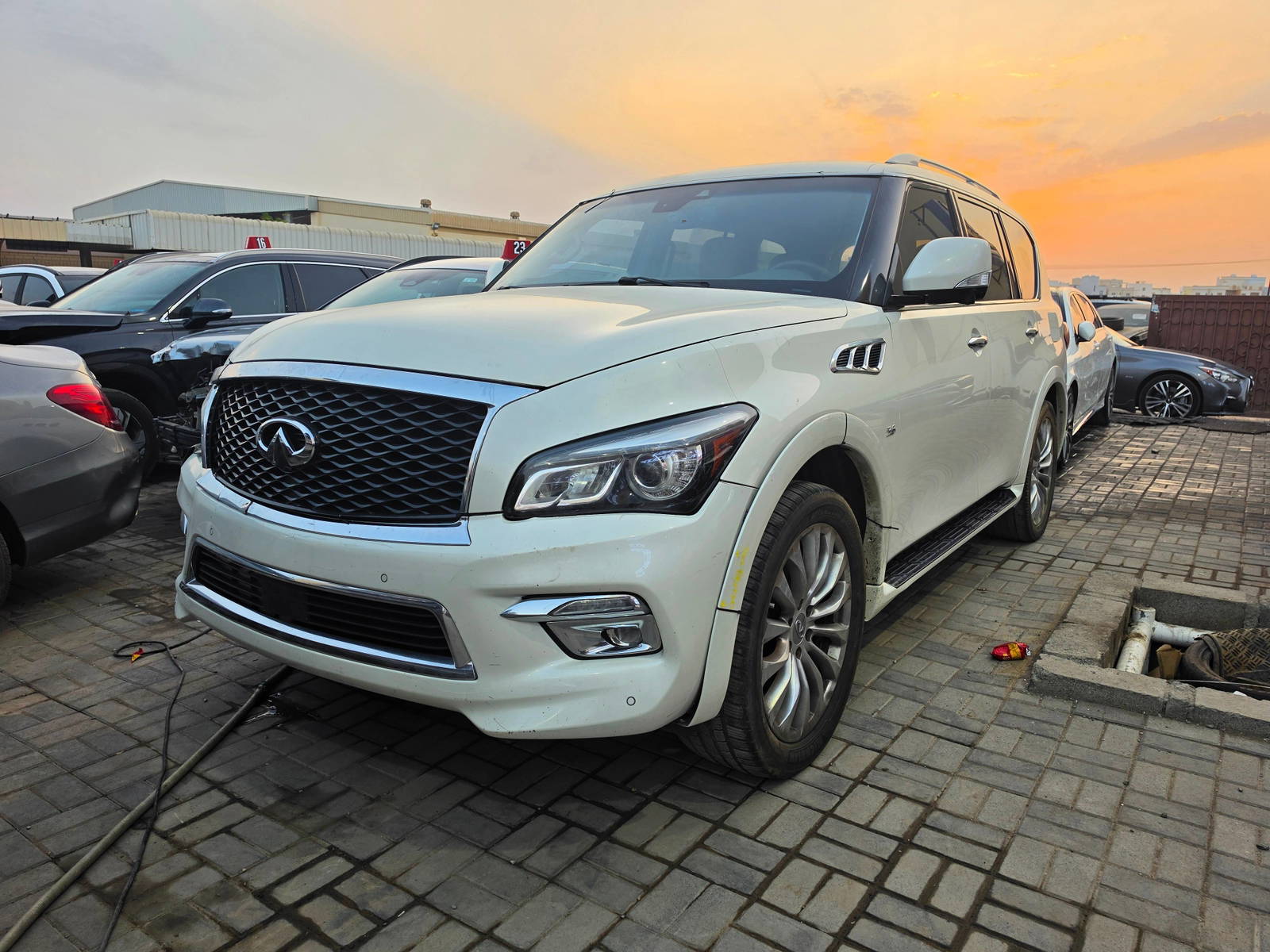 2017 INFINITI QX80 — 224764 Miles — Lot 83334364 - Marhaba Auctions Used Cars - Image 4