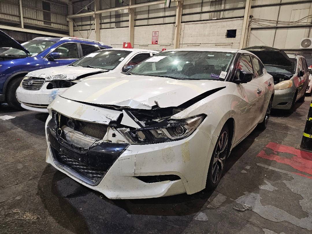 NISSAN MAXIMA