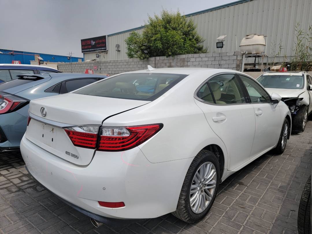 2013 LEXUS ES 350 — 189732 Miles — Lot 2035196 — Souq - Marhaba Auctions Used Cars - Image 3