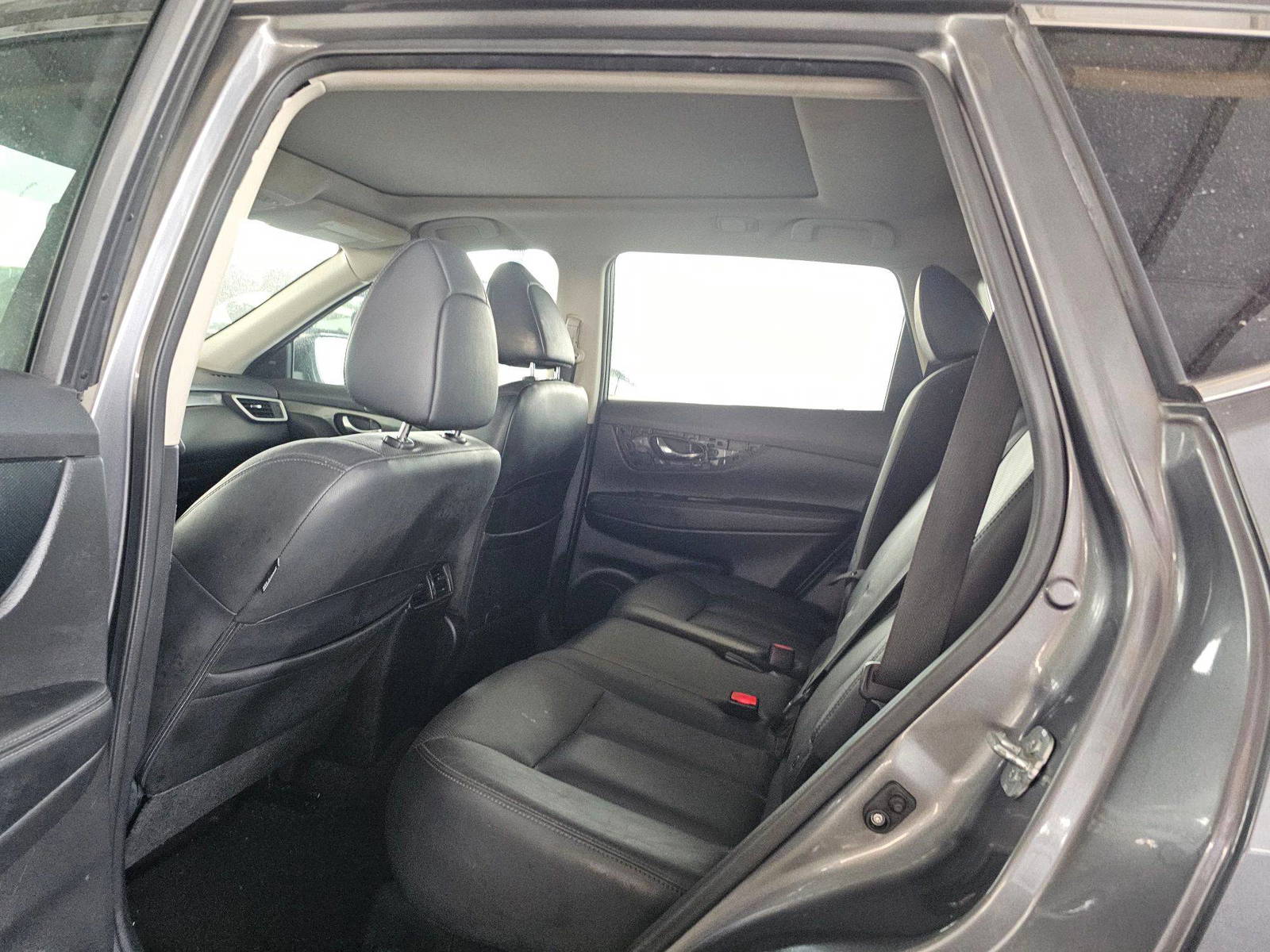 2015 NISSAN ROGUE — 124485 Miles — Lot 4FC804740 — Souq - Marhaba Auctions Used Cars - Image 6