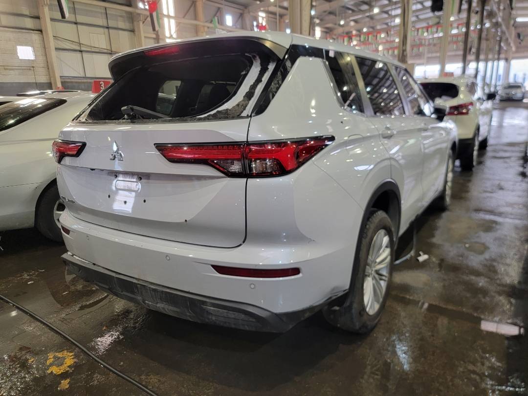 2022 MITSUBISHI OUTLANDER — 71946 Miles — Lot Z045712 — Main - Marhaba Auctions Used Cars - Image 5
