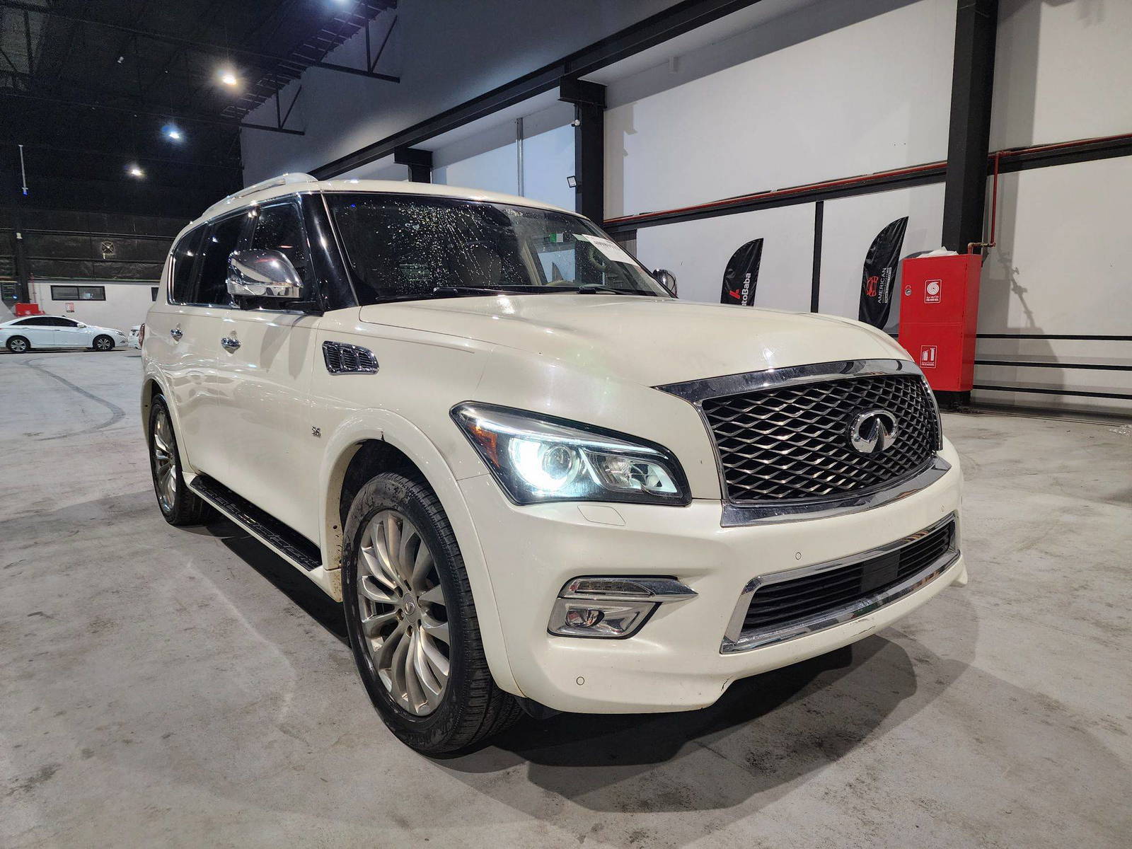 2015 INFINITI QX80 — 134816 Miles — Lot 40989112 — Souq - Marhaba Auctions Used Cars - Image 3