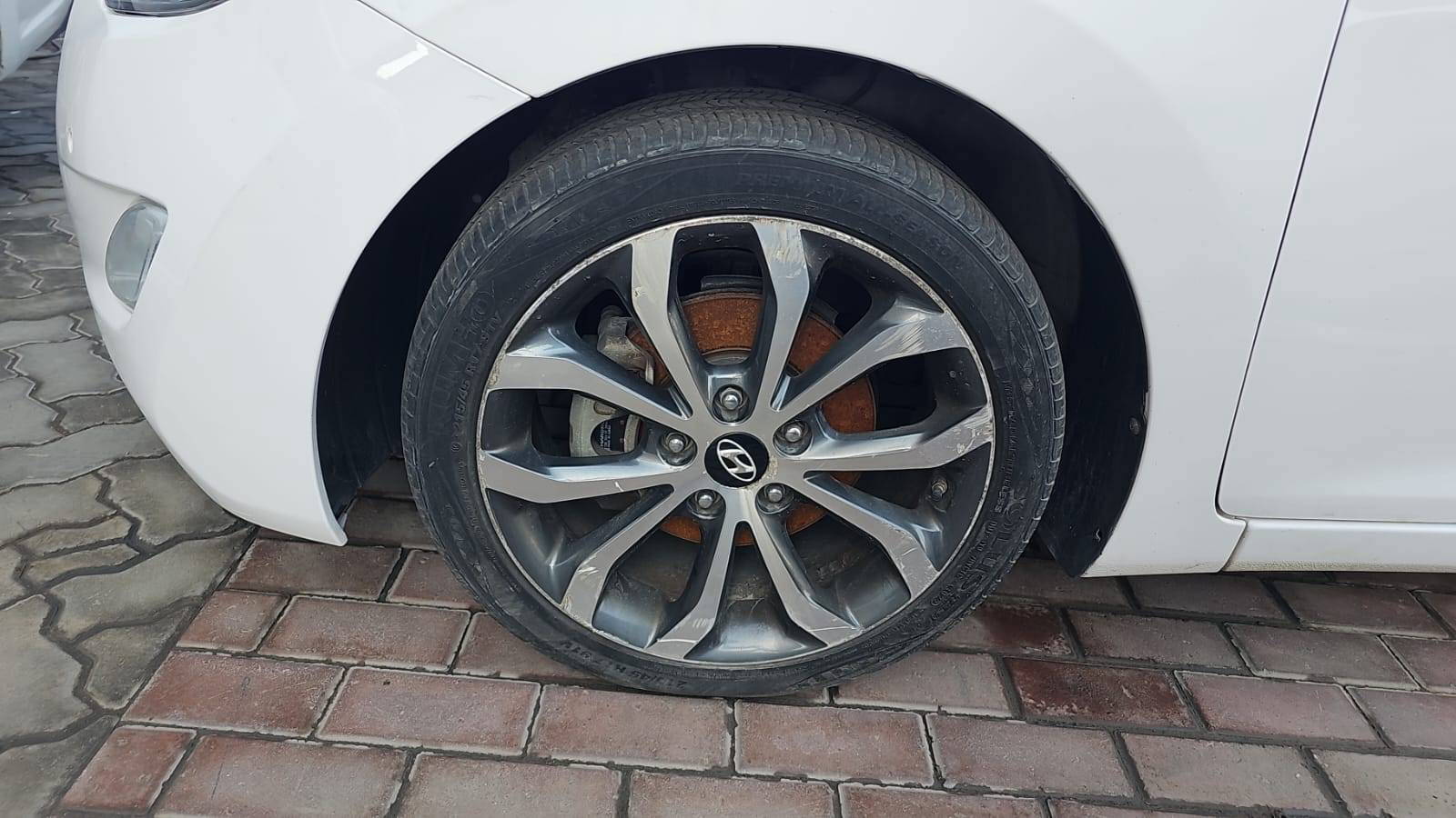 HYUNDAI AVANTE 2013 - Marhaba Auction Used Cars - Image 3