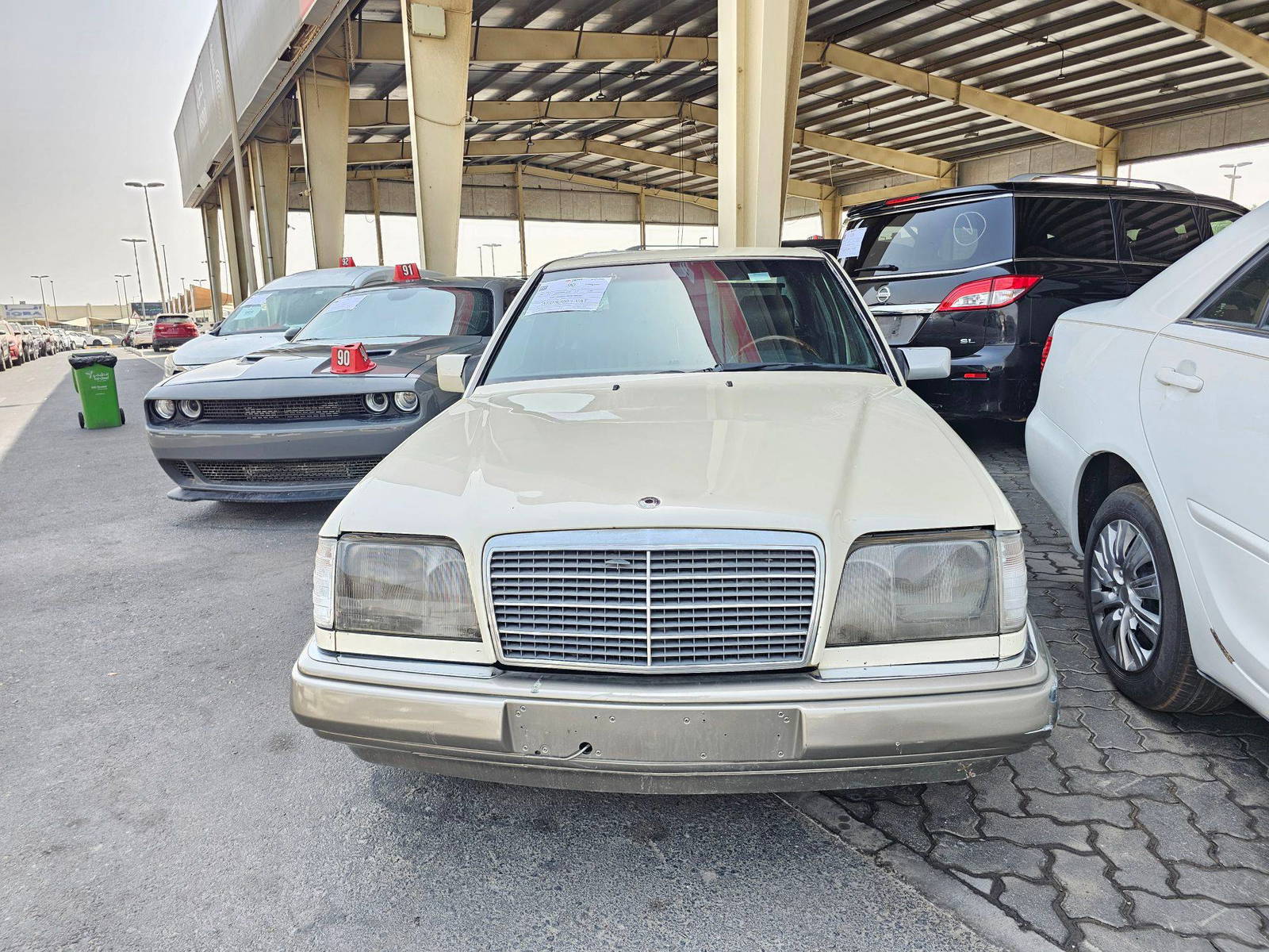 1995 MERCEDES BENZ E 280 — 380088 KM — Lot 9SC208353 — Souq - Marhaba Auctions Used Cars - Image 3