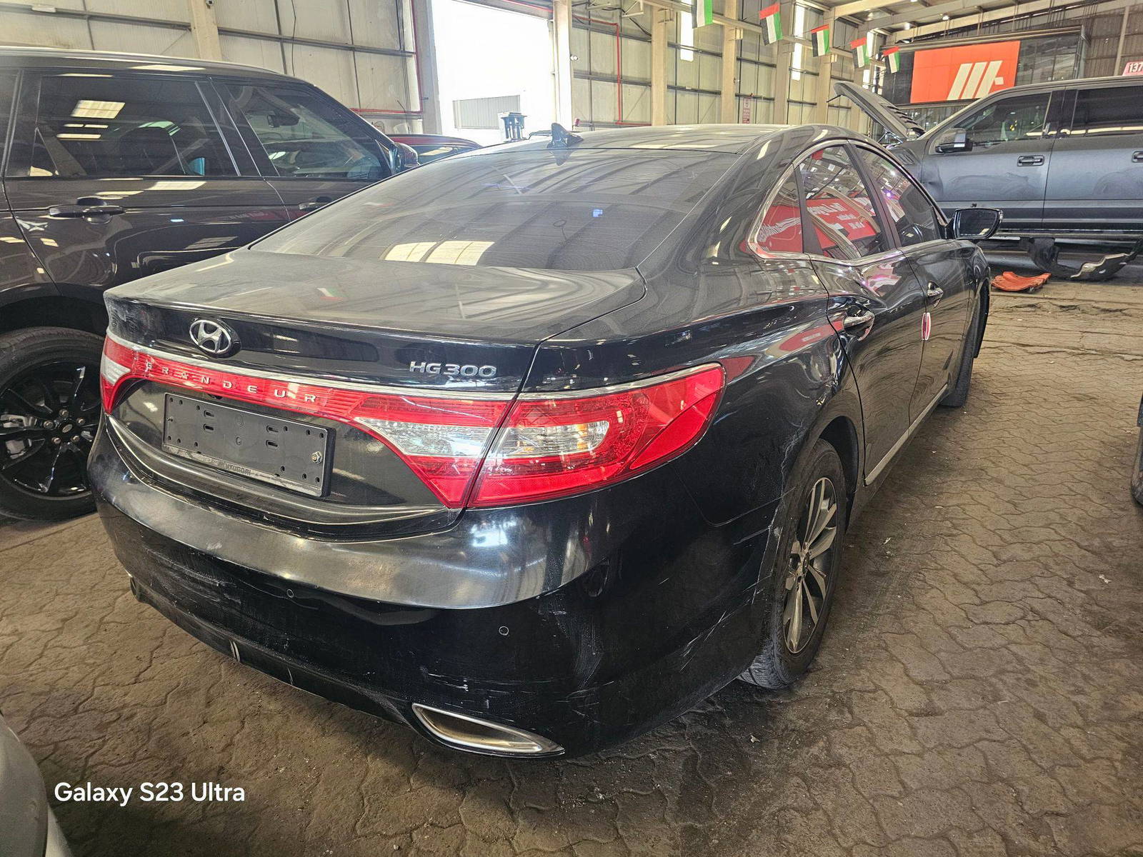 2011 HYUNDAI GRANDEUR — 251392 KM — Lot 081998 — Main - Marhaba Auctions Used Cars - Image 5