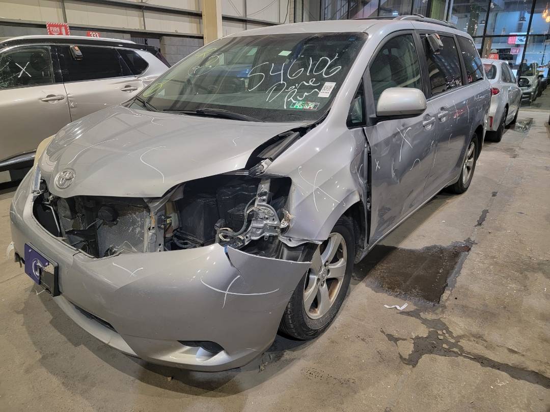 2015 TOYOTA SIENNA — 175374 Miles — Lot FS546106 — Main - Marhaba Auctions Used Cars - Image 3