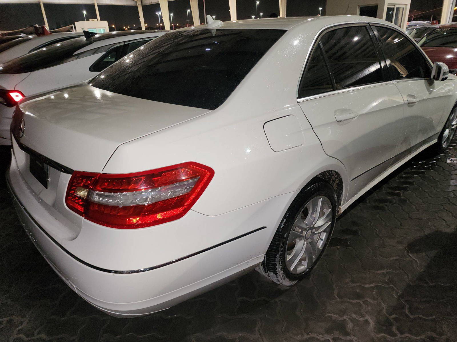 2011 MERCEDES BENZ E 350 — 158623 Miles — Lot 36940714 - Marhaba Auctions Used Cars - Image 4