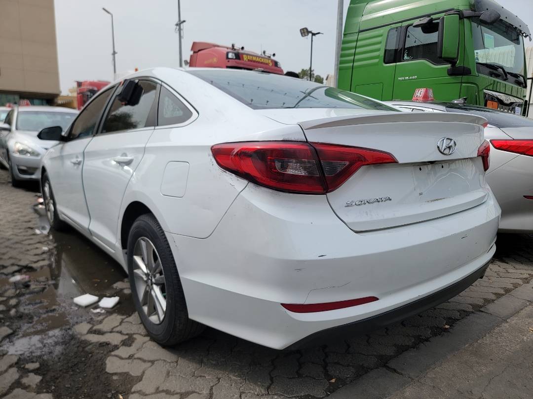 2016 HYUNDAI SONATA — 123987 Miles — Lot H347688 — Main - Marhaba Auctions Used Cars - Image 5