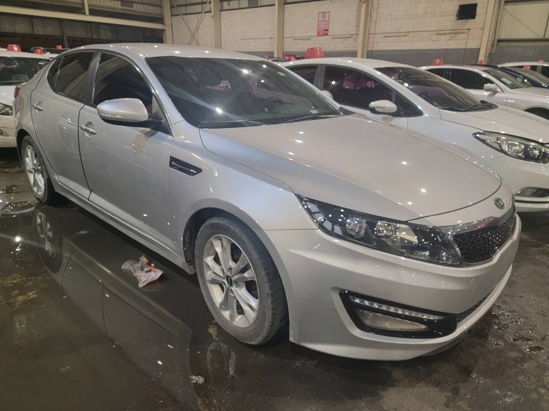 2012 KIA K5 — 169016 KM — Lot 178435 — Main - Marhaba Auctions Used Cars - Image 3