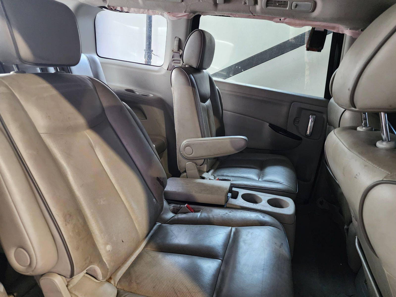 2012 NISSAN QUEST — 215442 Miles — Lot 58577144 — Al Quoz - Marhaba Auctions Used Cars - Image 7