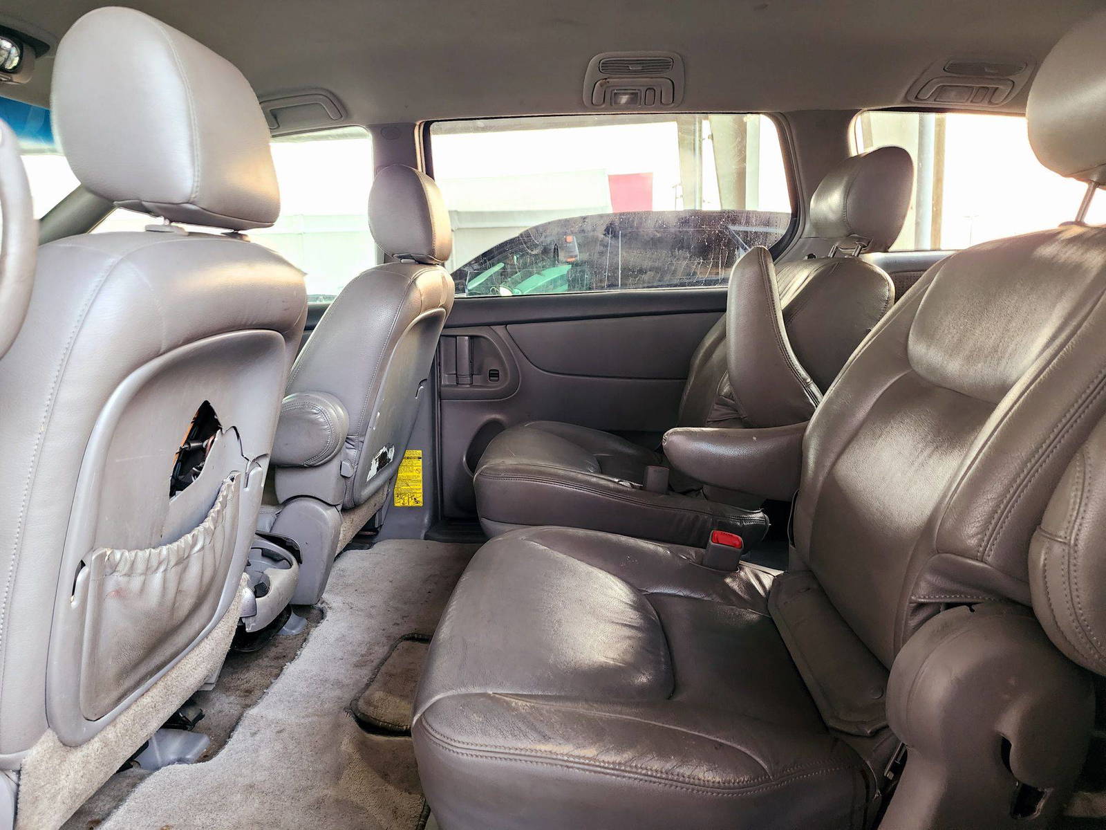 2008 TOYOTA SIENNA — 169188 Miles — Lot 56734784 — Souq - Marhaba Auctions Used Cars - Image 6