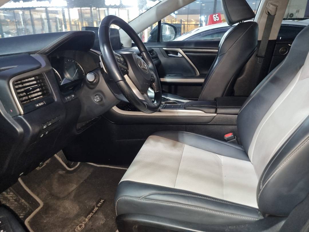 2022 LEXUS RX 350 — 47161 Miles — Lot 1254874 — Souq - Marhaba Auctions Used Cars - Image 8